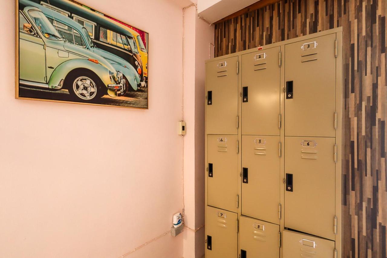 The Cabin Backpackers Hostel & Bar Чиангмай Экстерьер фото