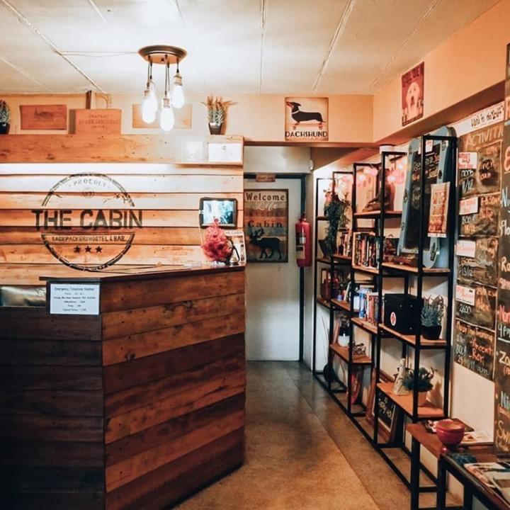 The Cabin Backpackers Hostel & Bar Чиангмай Экстерьер фото