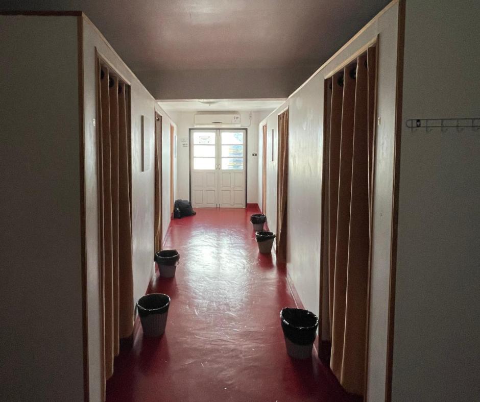 The Cabin Backpackers Hostel & Bar Чиангмай Экстерьер фото