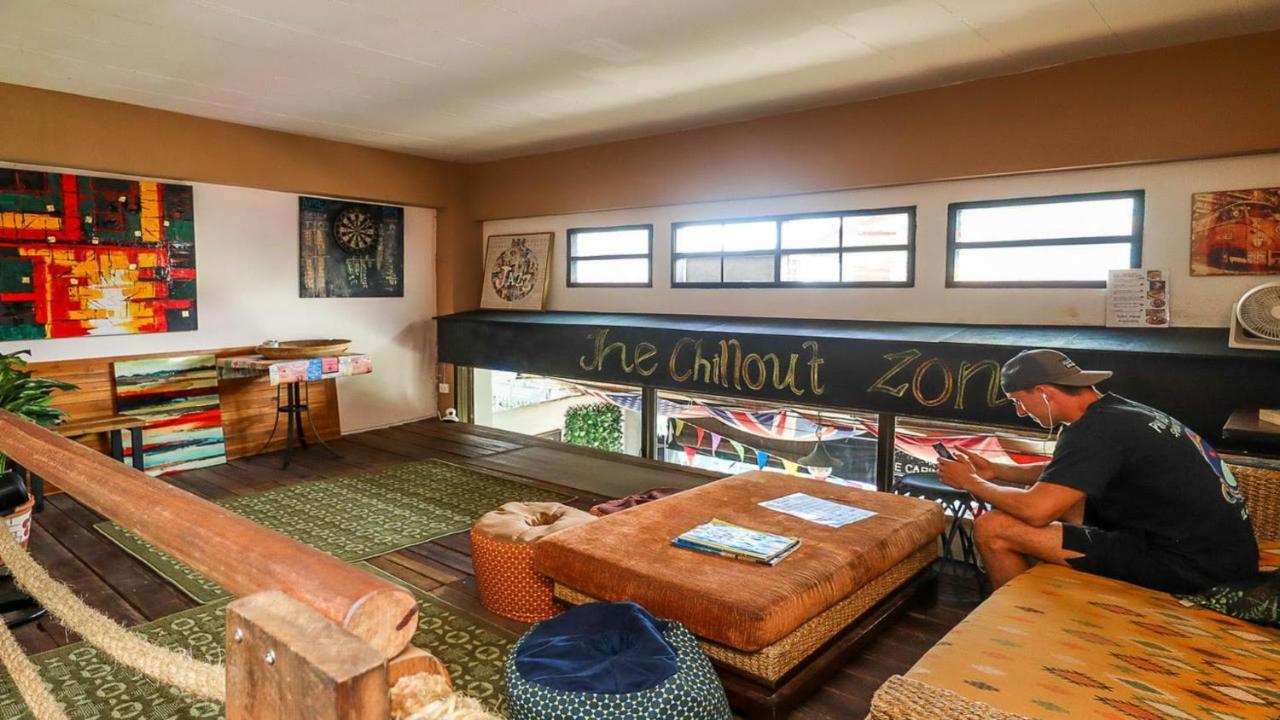 The Cabin Backpackers Hostel & Bar Чиангмай Экстерьер фото